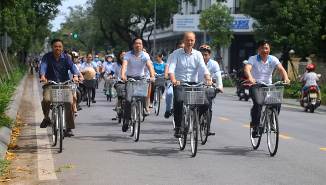 Hue city goes ‘green’ by boosting electric traffic ảnh 1