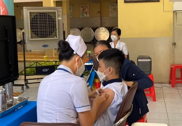 Nearly 99% of HCM City residents have antibodies from COVID-19 infection: study ảnh 1