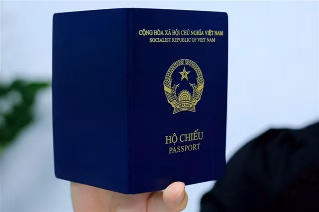 Birthplace information to be added back in Vietnamese new passports ảnh 1