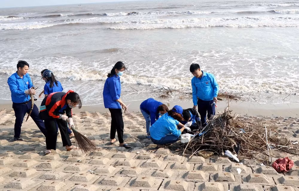 Vietnam, US launch new five-year project to reduce environmental pollution ảnh 2