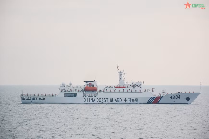 Vietnam, China begin joint sea patrol ảnh 2