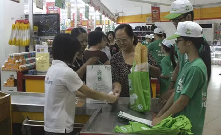 Environmentally friendly products a hard sell in Vietnam ảnh 1