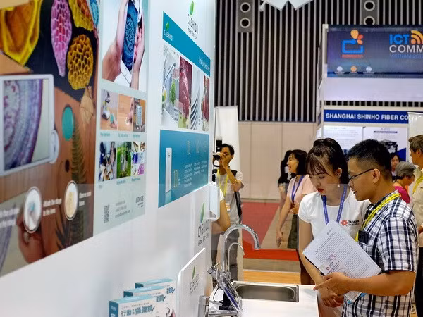 Int’l exhibitions on ICT, broadcast open in HCM City ảnh 1