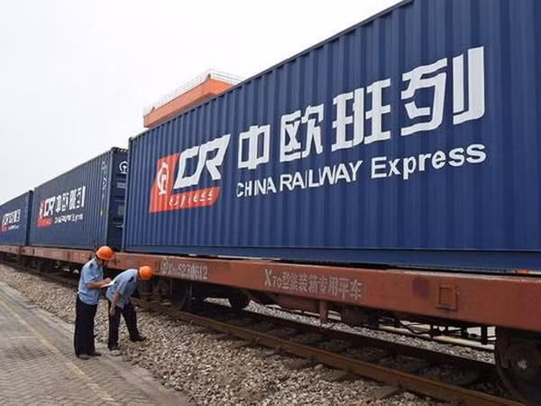 China extends highway cargo link to Southeast Asia ảnh 1