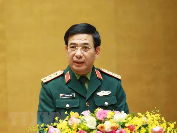 Defence minister visits RoK to deepen ties ảnh 1