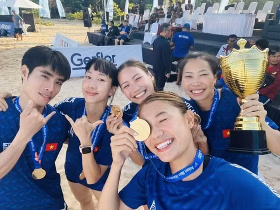 Vietnam win Asian Beach Handball Championship gold medal ảnh 1