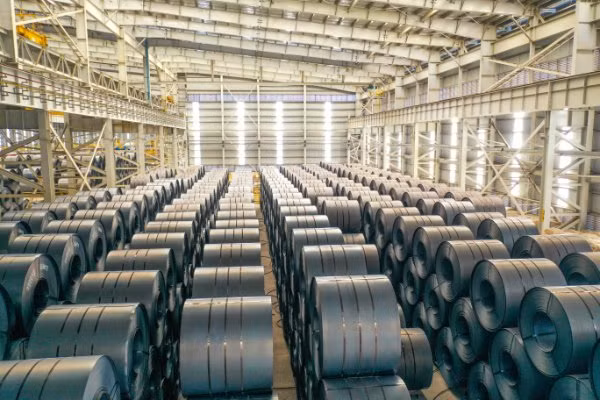 Domestic steel enterprises suffer falling demand ảnh 1