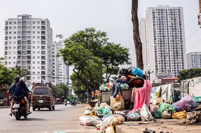 Hanoi needs urgent, optimal solution for waste treatment capacity ảnh 1
