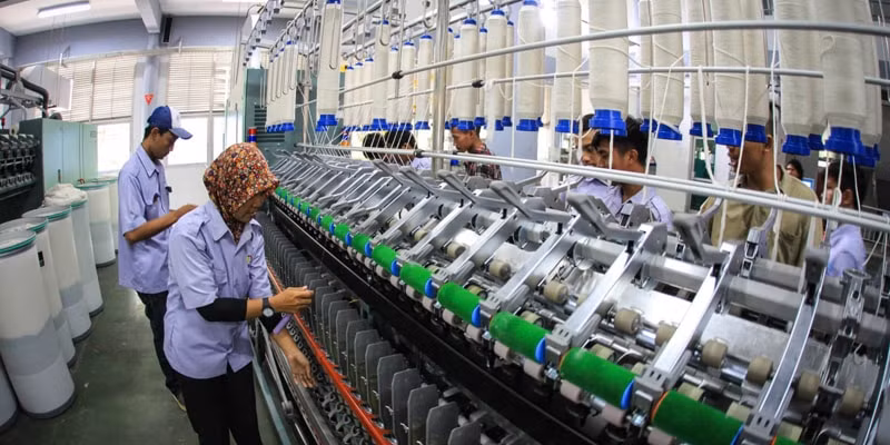 Indonesia deploys measures to protect MSMEs in garment & textile sector ảnh 1