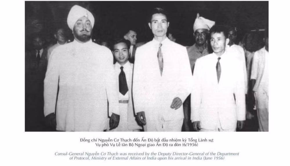 Photo book on diplomat Nguyen Co Thach debuts ảnh 1