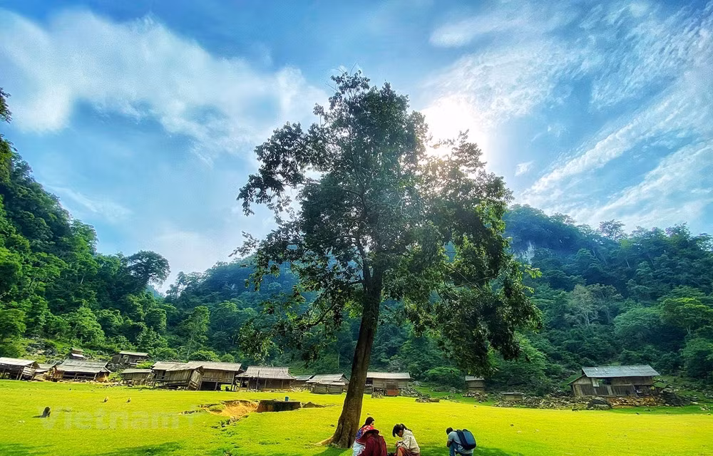 Vietnam makes its name well-known in world tourism map ảnh 1