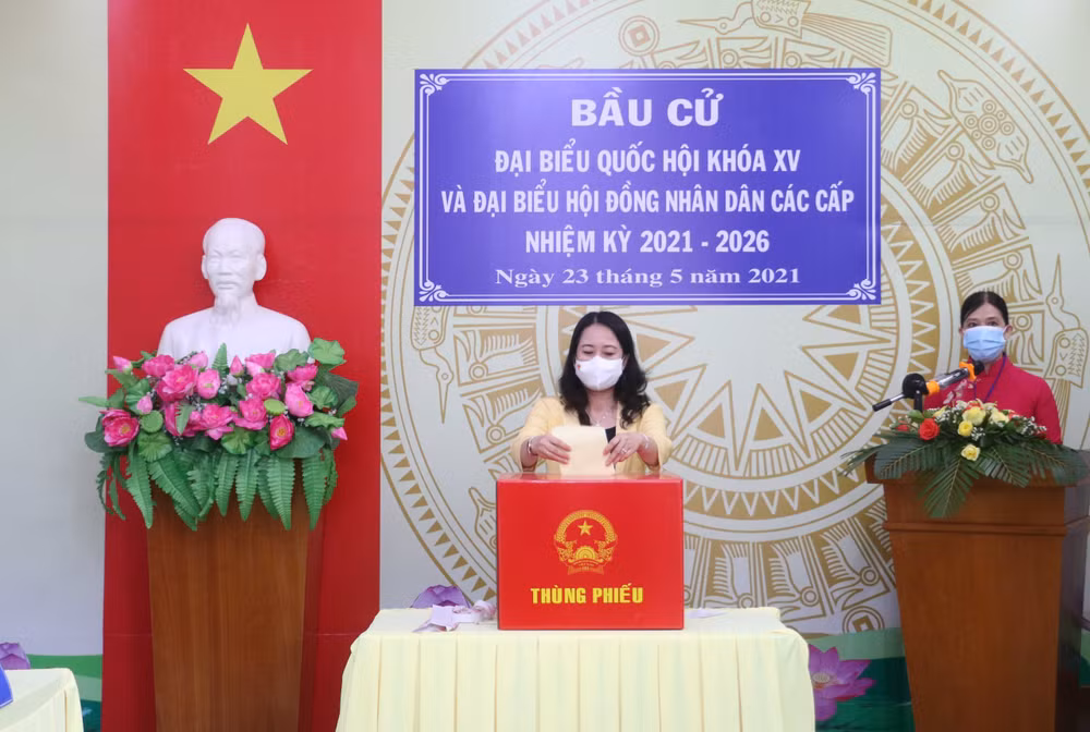 Vice President Vo Thi Anh Xuan goes to the poll in An Giang province ảnh 1