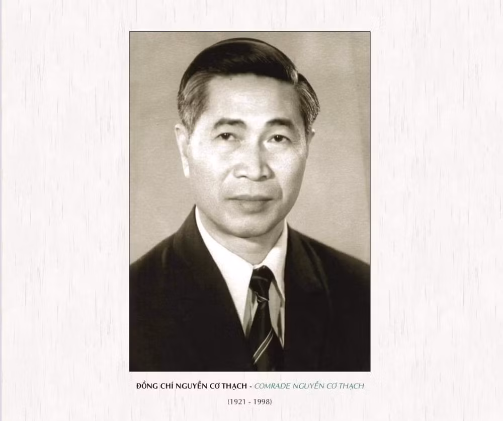 Photo book on diplomat Nguyen Co Thach debuts ảnh 2
