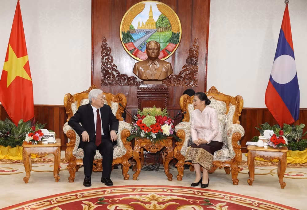 Top Vietnamese leader seeks stronger relations with Laos ảnh 2