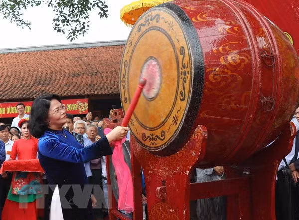 Festival commemorates first king of Vietnamese people ảnh 1