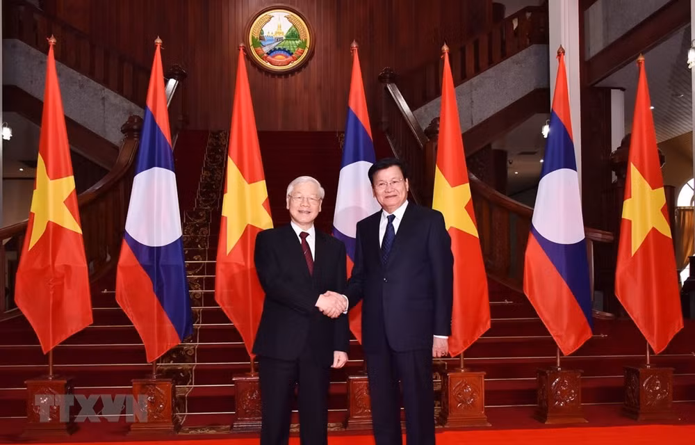 Top Vietnamese leader seeks stronger relations with Laos ảnh 1