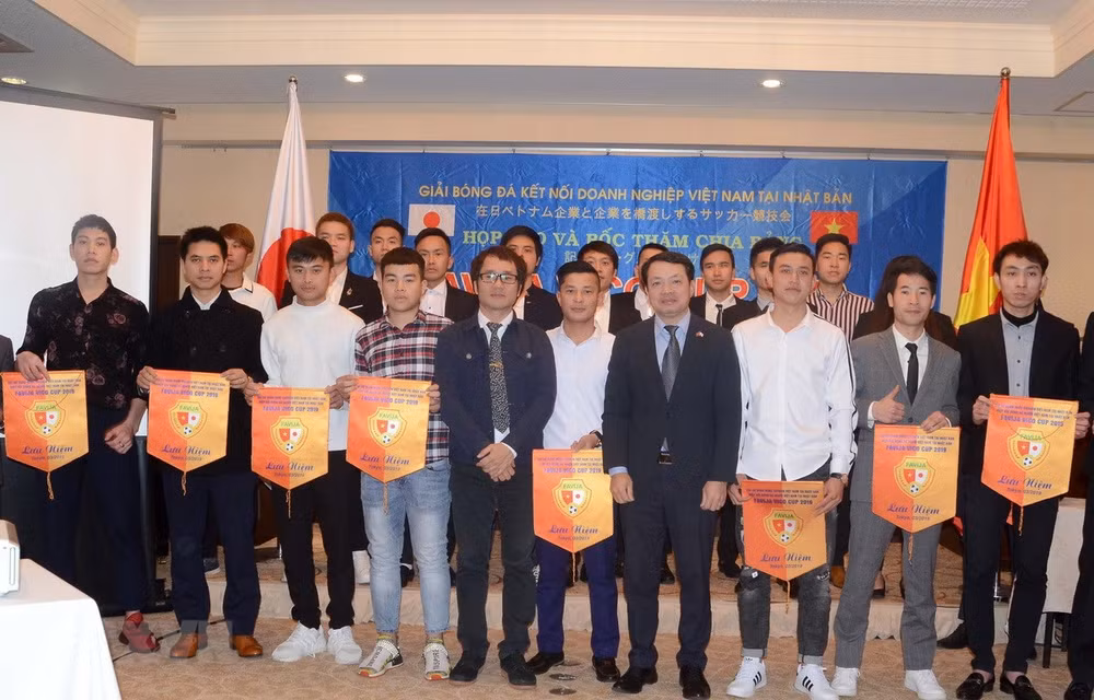 Vietnamese firms in Japan to compete in first football championship ảnh 1