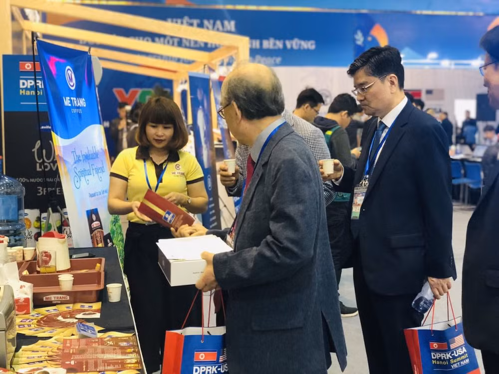DPRK-USA Summit: Local firms offered chance to promote products ảnh 1 DPRK-USA Summit: Local firms offered chance to promote products ảnh 1