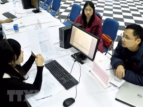 Vinh Long vows to stay side by side with businesses ảnh 1