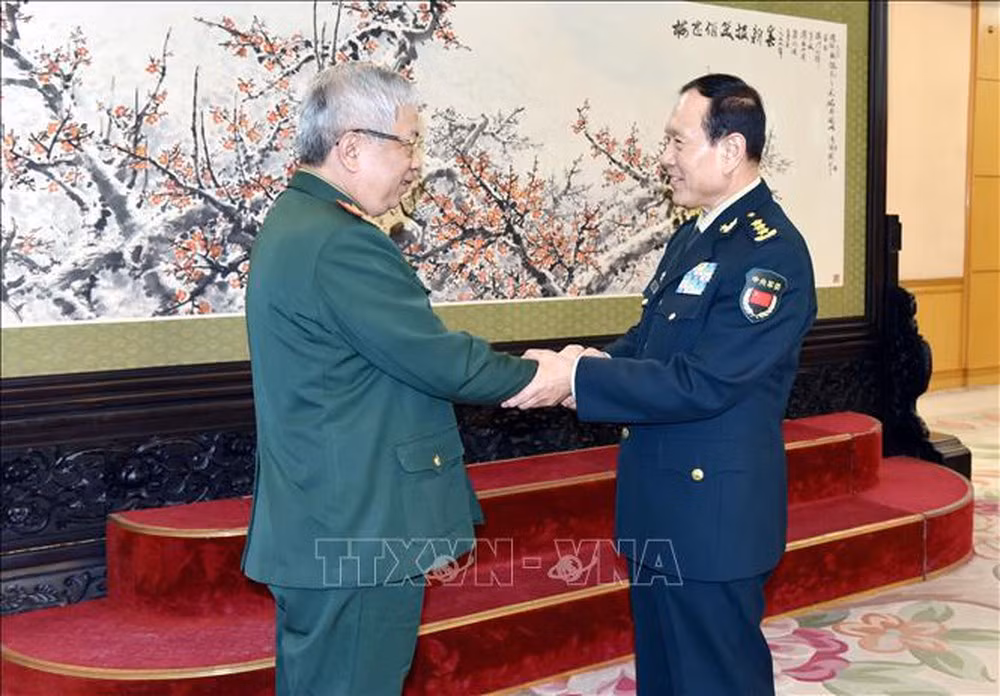 Deputy Defence Minister visits China to boost military exchanges ảnh 1