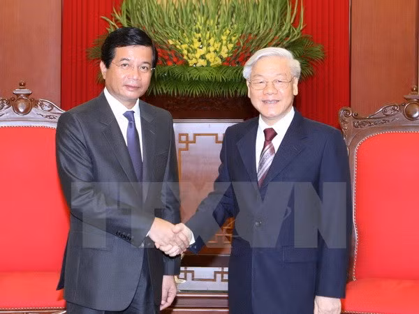 Lao Ambassador bids farewell to Party leader ảnh 1