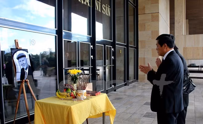 Vietnamese expats mourn Czech scholar ảnh 1