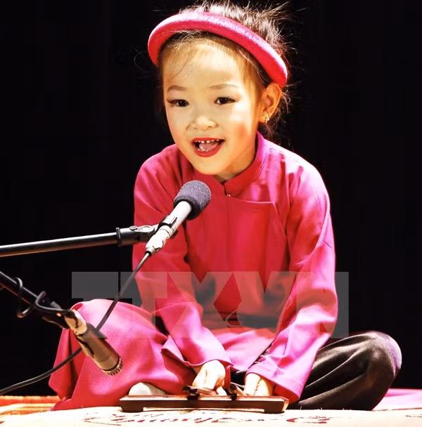 Hanoi Ca Tru Festival to seek young talent ảnh 1