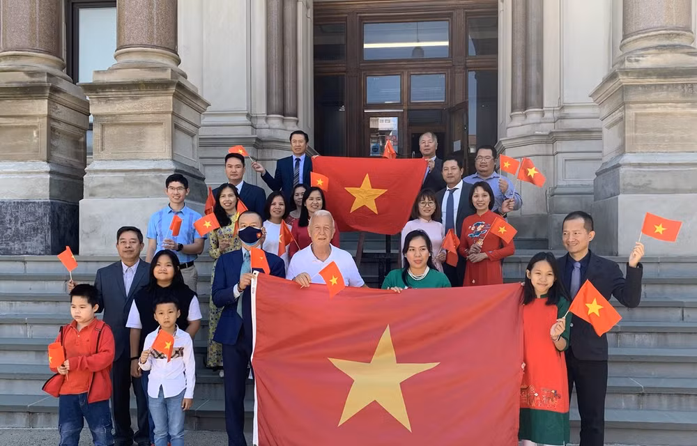 Vietnam benefits by advancing policy communications for OVs ảnh 1