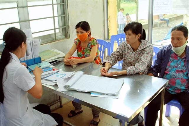 Hanoi needs effective measures to reduce third child birth rate ảnh 1