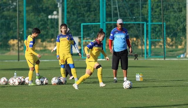 Vietnam’s female national football team ready to defend SEA Games title ảnh 1