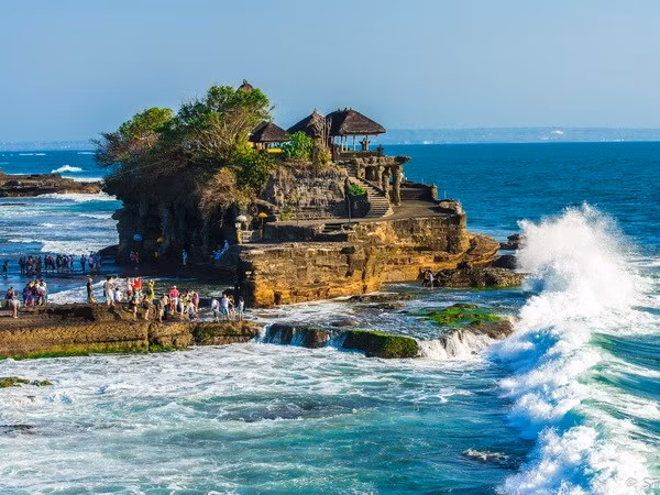 Number of foreign tourists to Indonesia declines ảnh 1 Number of foreign tourists to Indonesia declines ảnh 1