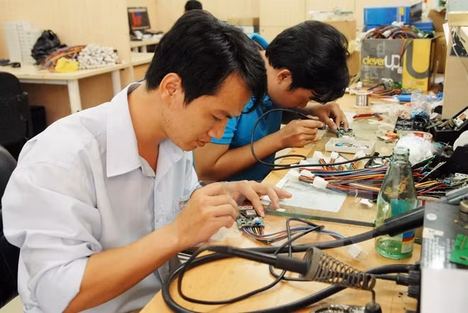 Vietnam, Japan step up cooperation in semiconductors ảnh 1