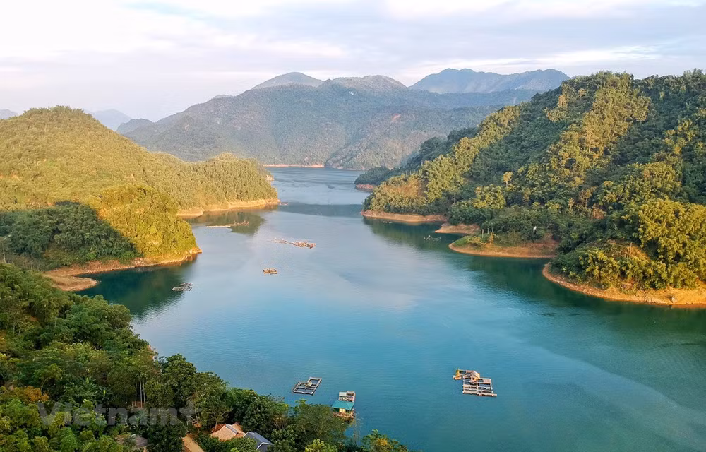 Vietnam’s tourism in 2022: measures for recovery, acceleration ảnh 1