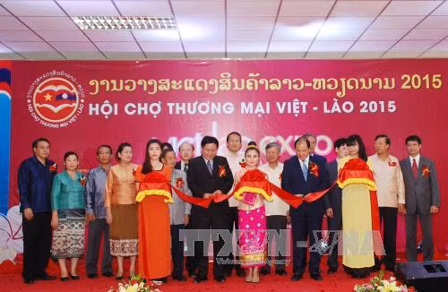 Vietnam-Laos trade fair to open in December ảnh 1