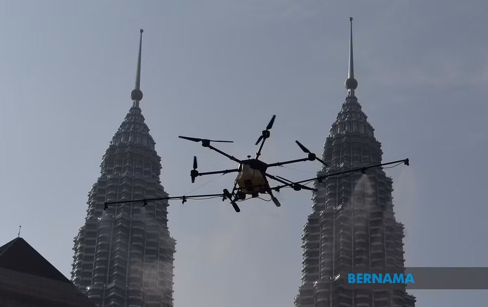 Malaysia positive about drone industry's growth ảnh 1