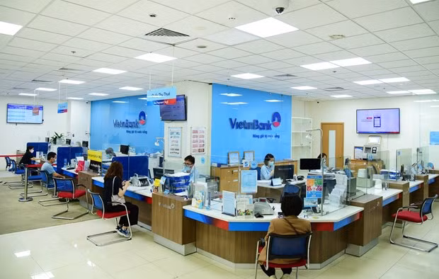 Banks suffer big losses from securities trading in 2022 ảnh 1