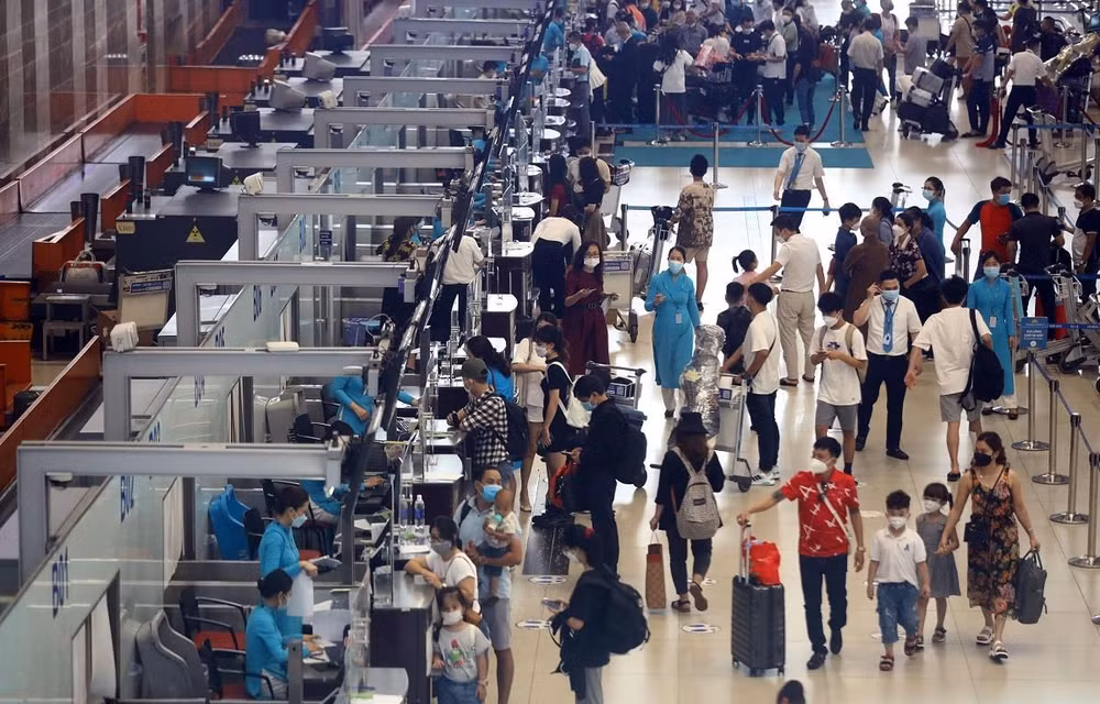 Number of flights, passengers rises sharply in two months ảnh 1 Number of flights, passengers rises sharply in two months ảnh 1