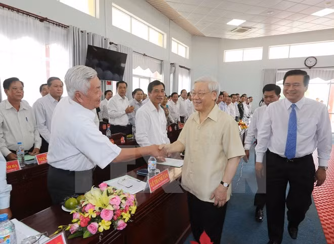 Party chief makes fact-finding tour of Long An province ảnh 1