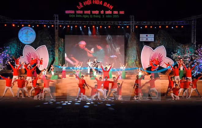 Press centre for 2016 Dien Bien Ban Flower Festival opens ảnh 1