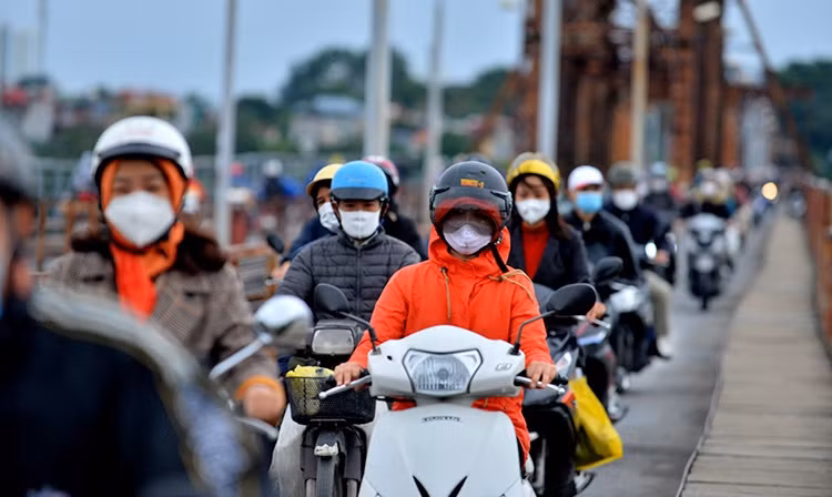 Cold weather continues in northern, north central provinces ảnh 1