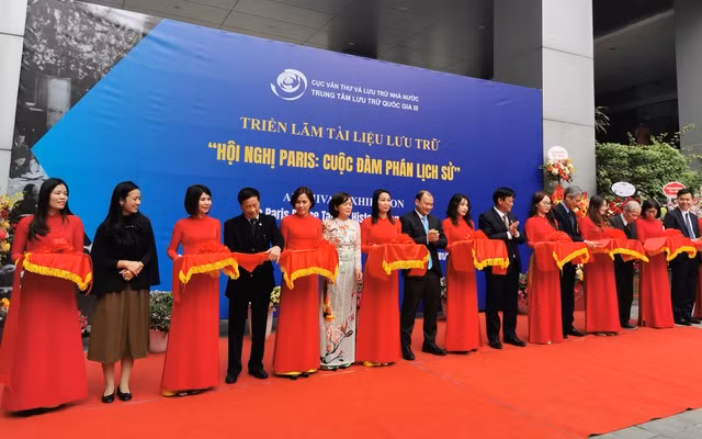 Exhibition spotlights Paris Conference 50 years ago ảnh 2