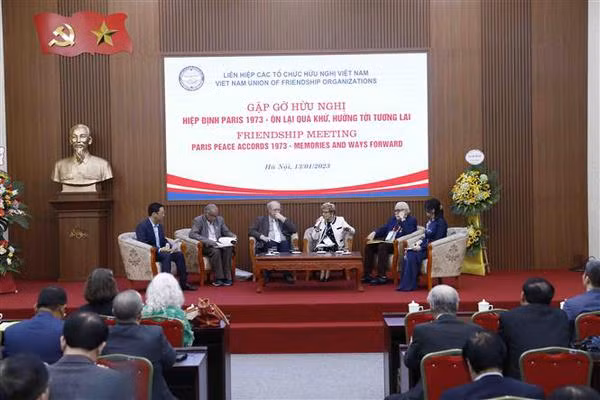 Historical witnesses look back on Paris Peace Accords ảnh 1