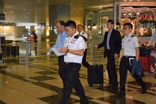 Young Vietnam, Singapore servicemen join in exchange ảnh 1