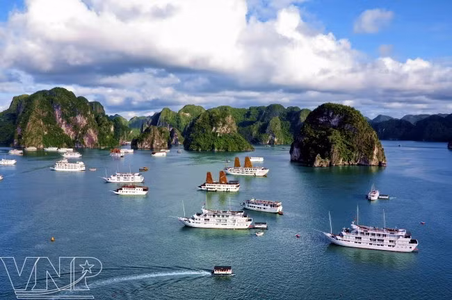Tourism contributes significantly to Vietnam’s economy ảnh 1