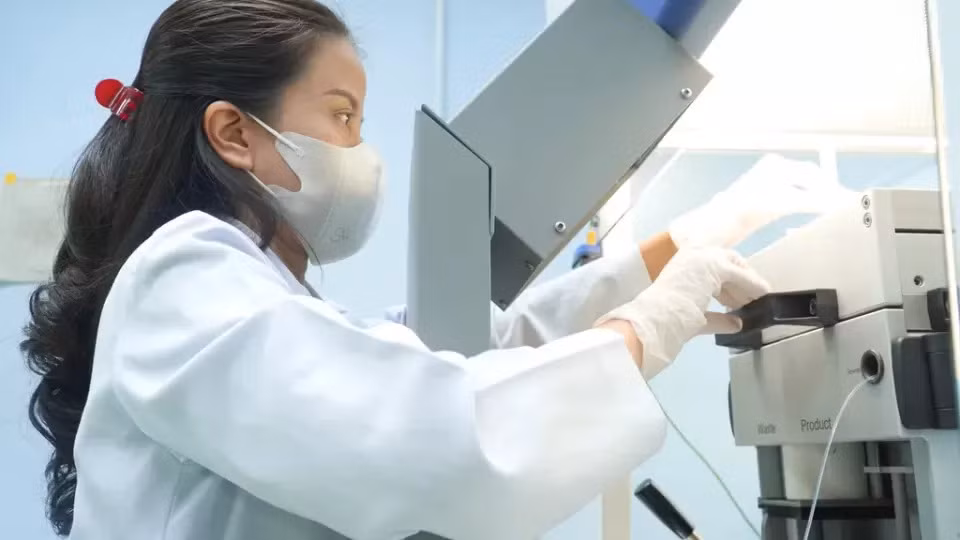 Vietnam successfully produces radioactive drugs used to diagnose cancers ảnh 1