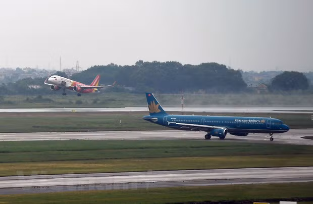 Aviation sector falls from peak to bleak season due to COVID-19 pandemic ảnh 2