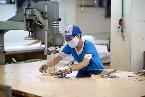 Trade surplus in ten months rises to record high ảnh 2