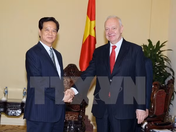 Russian ambassador reviews 2015 bilateral ties with Vietnam ảnh 1