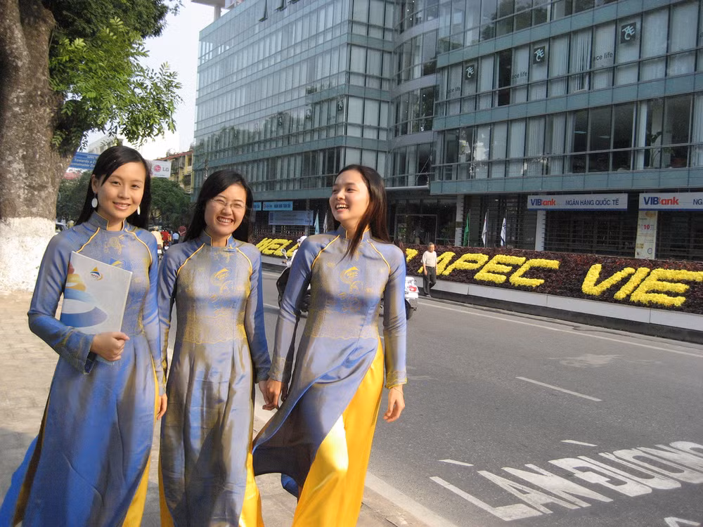 Vietnamese women promote traditions ảnh 1