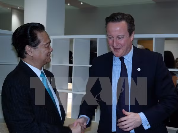 Prime Minister meets with foreign leaders on sidelines of COP21 ảnh 1